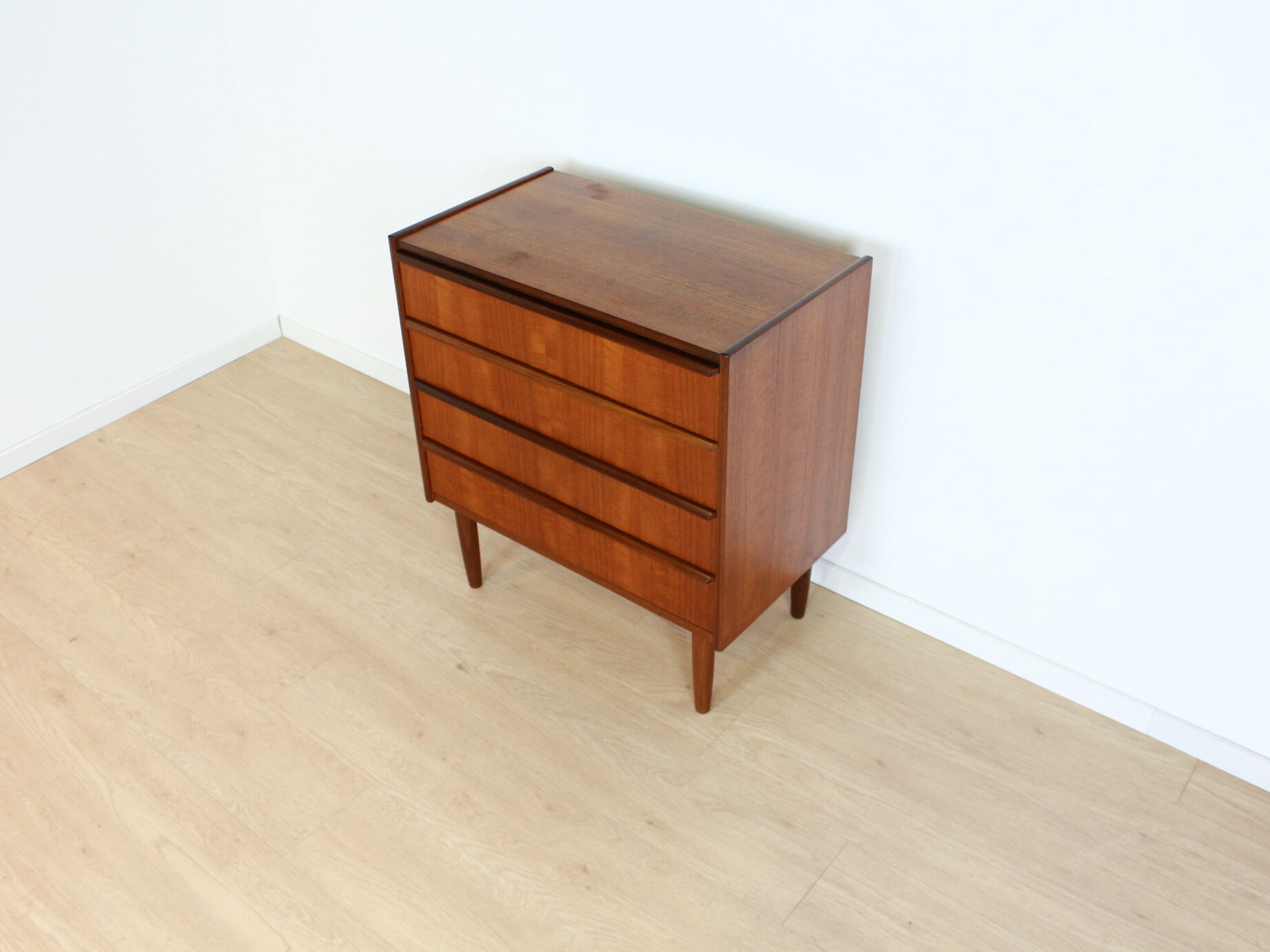 vintage chest of drawers