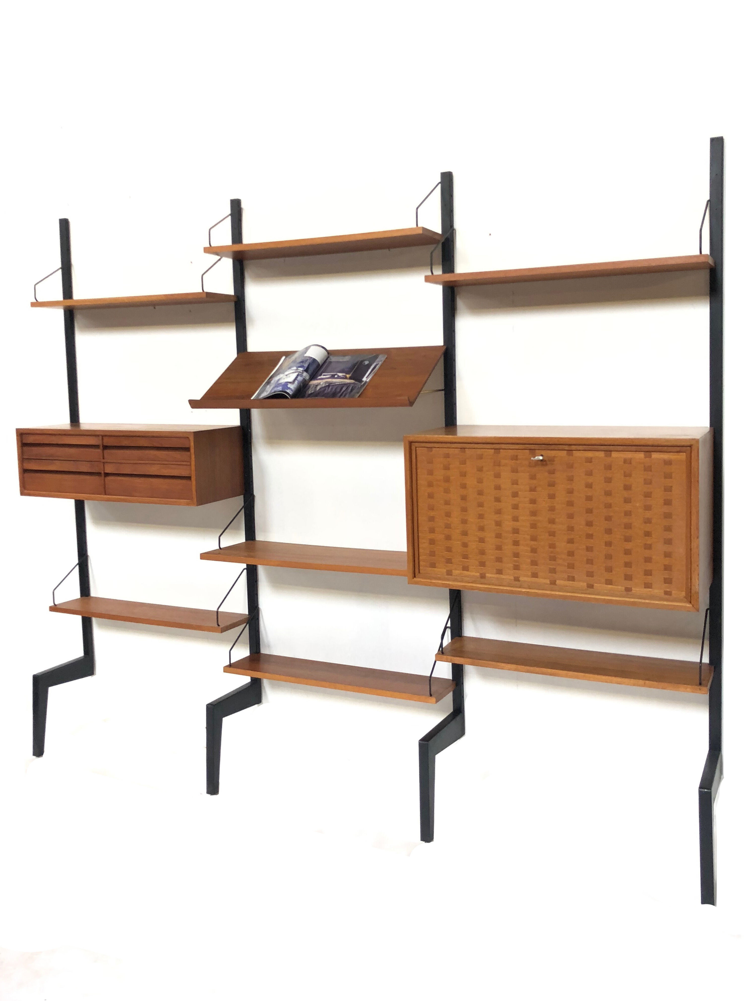 Poul Cadovius Royal System wall system