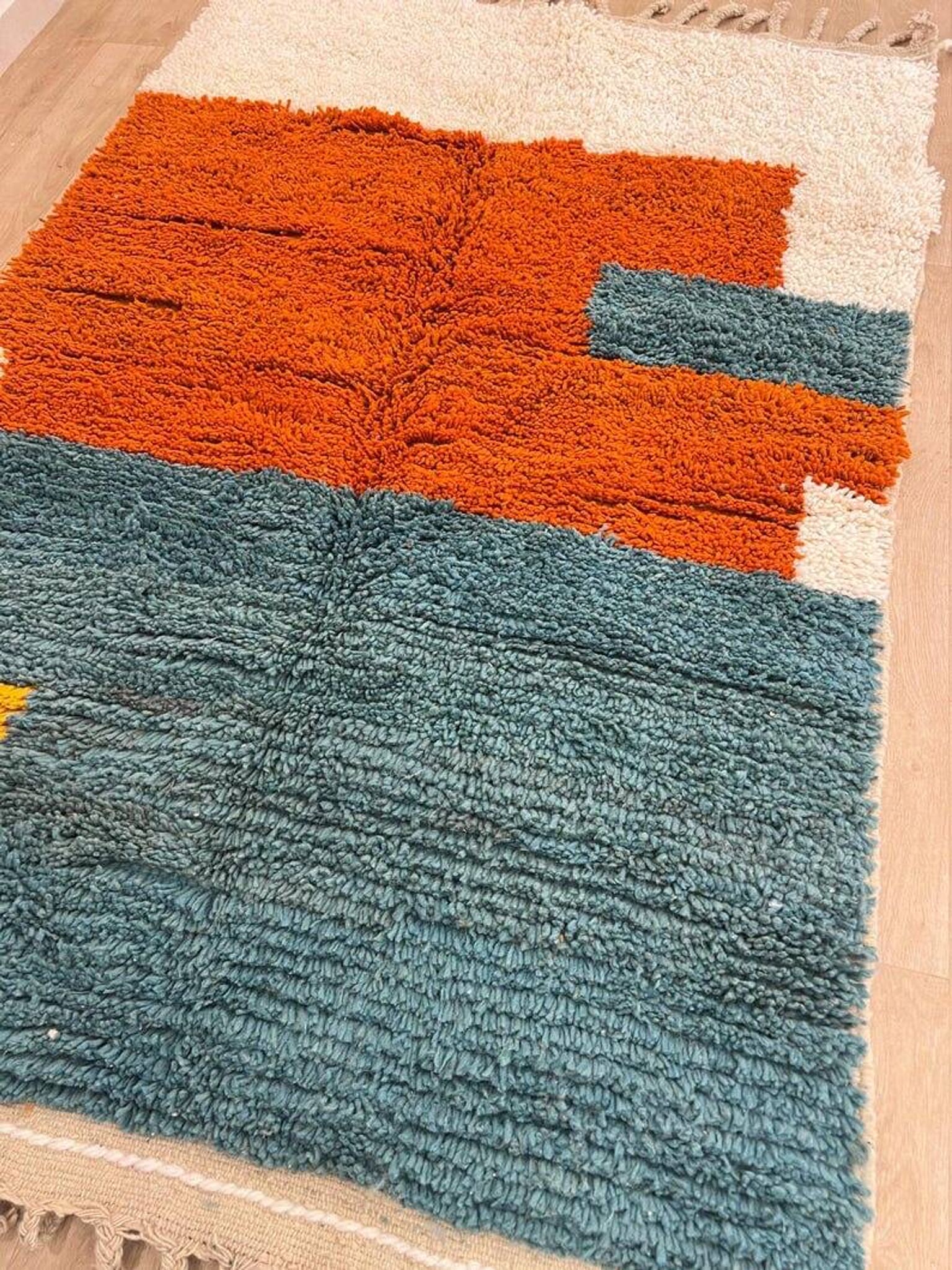 Tapis en laine naturelle fait main taille 150 x 250 cm