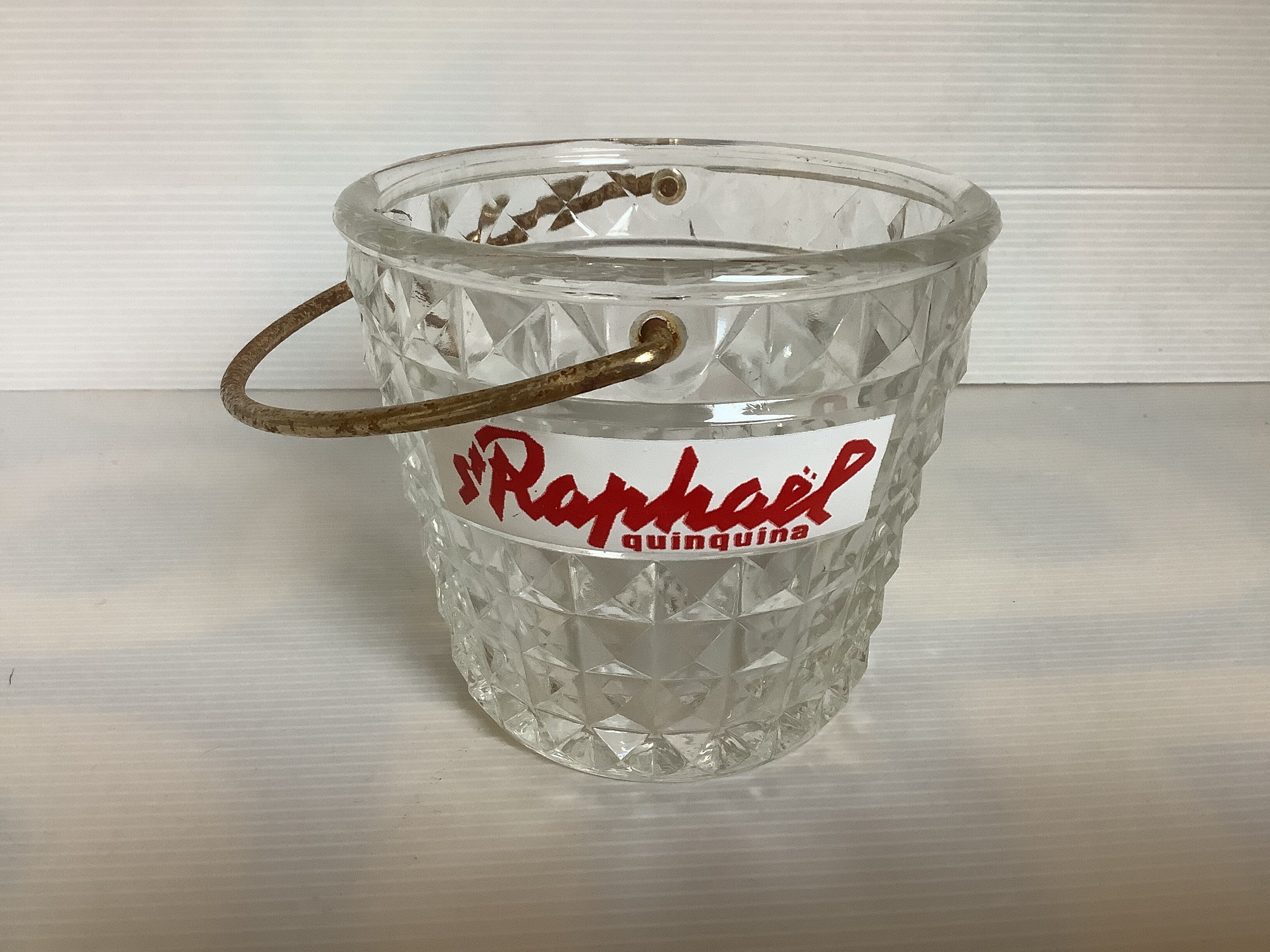 Ancient ice bucket Saint Raphael Cinchona