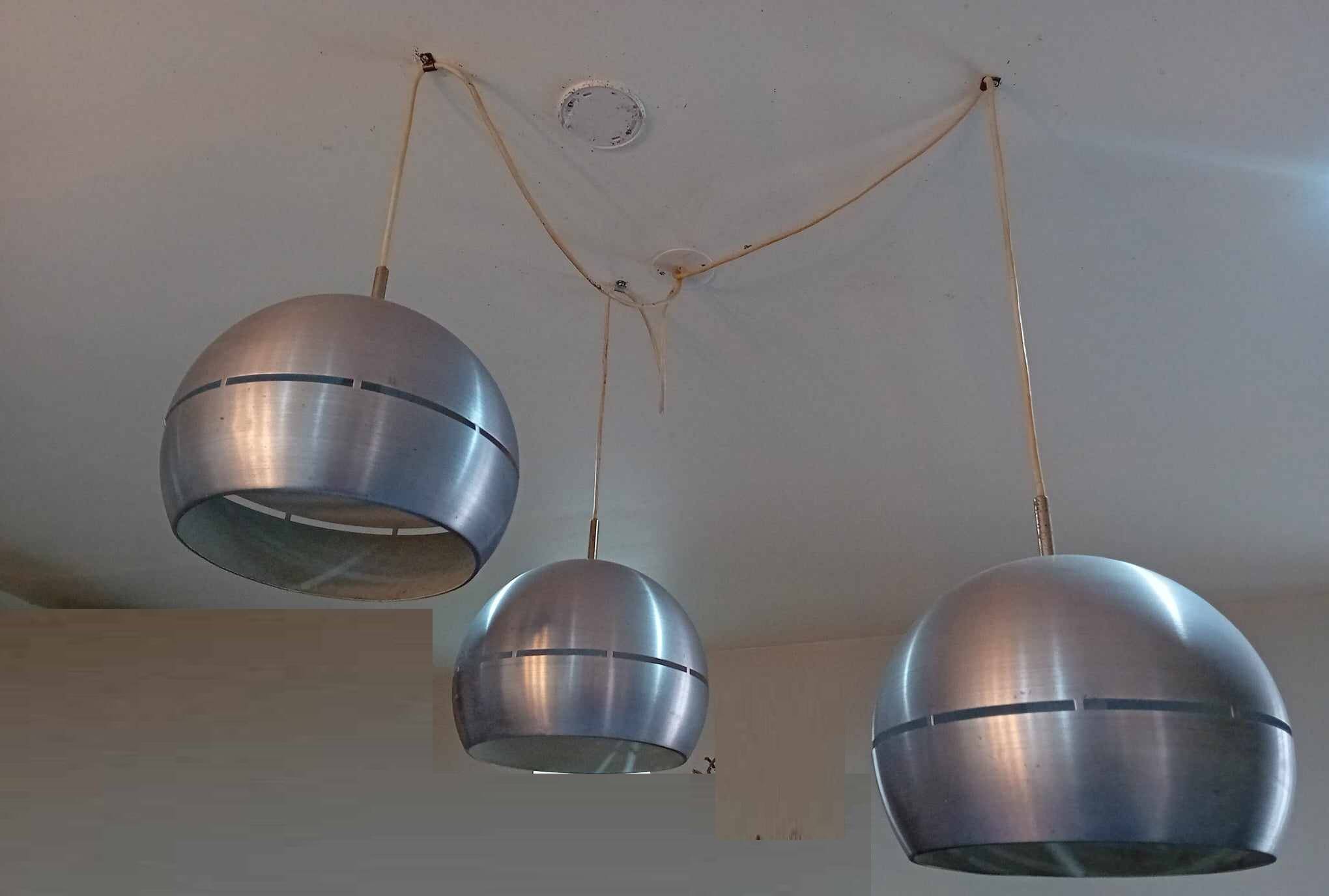 Set of 3 space age pendant lights, 1970s
