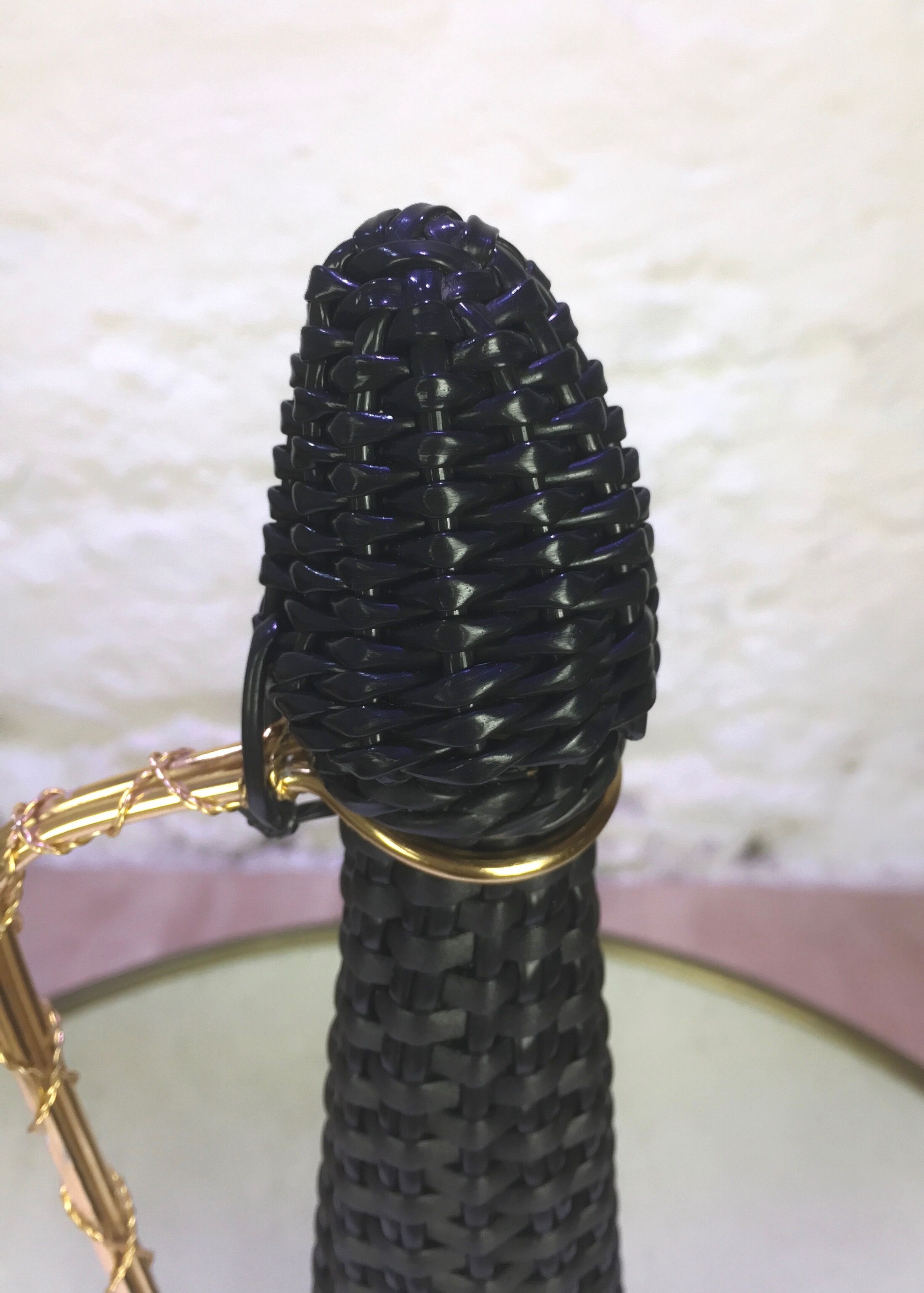 Bonbonne en scoubidou noire