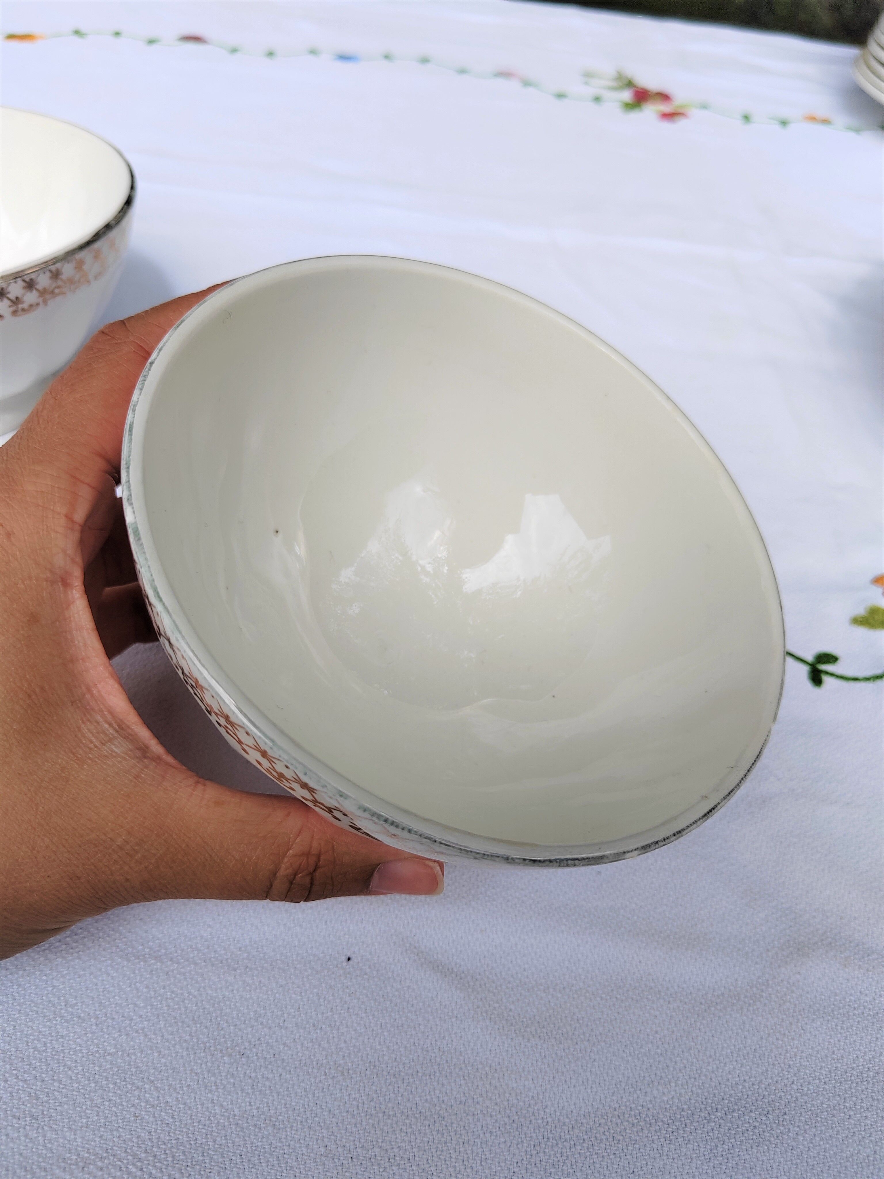 Pair of porcelain bowls