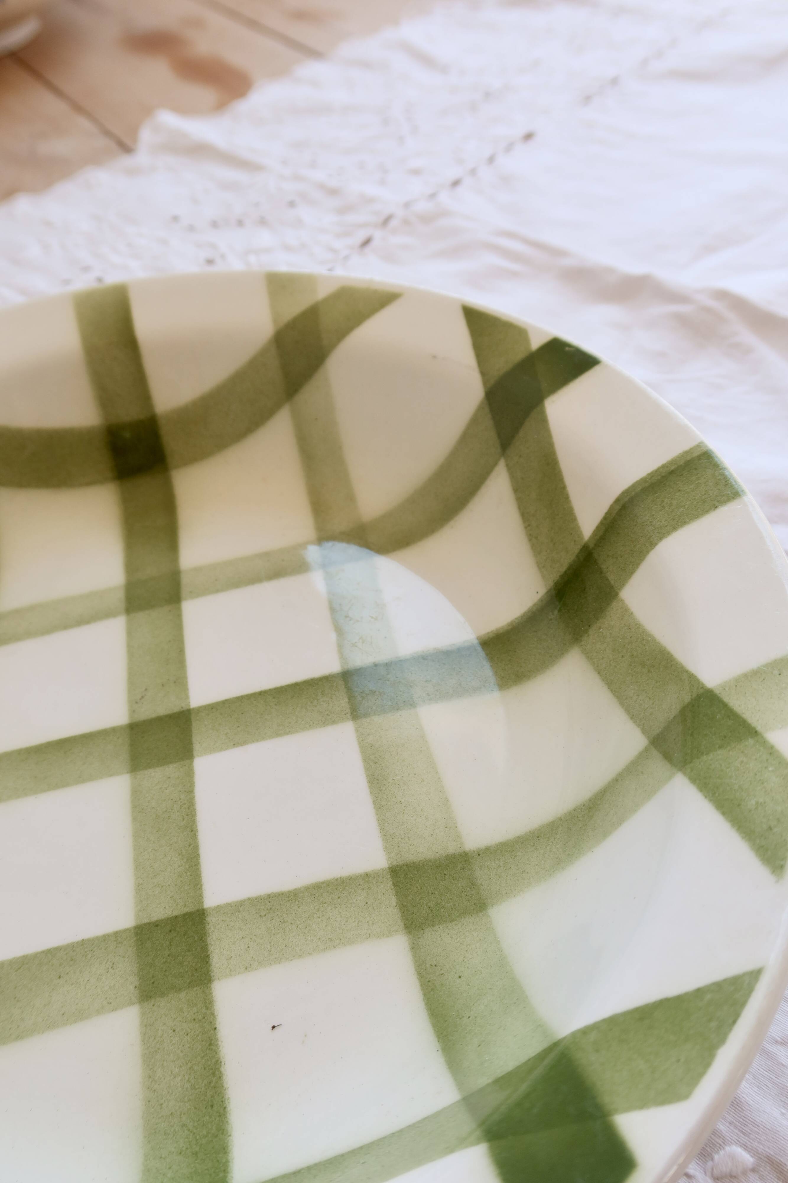 Vintage hollow round serving dish - Green Tablecloth model