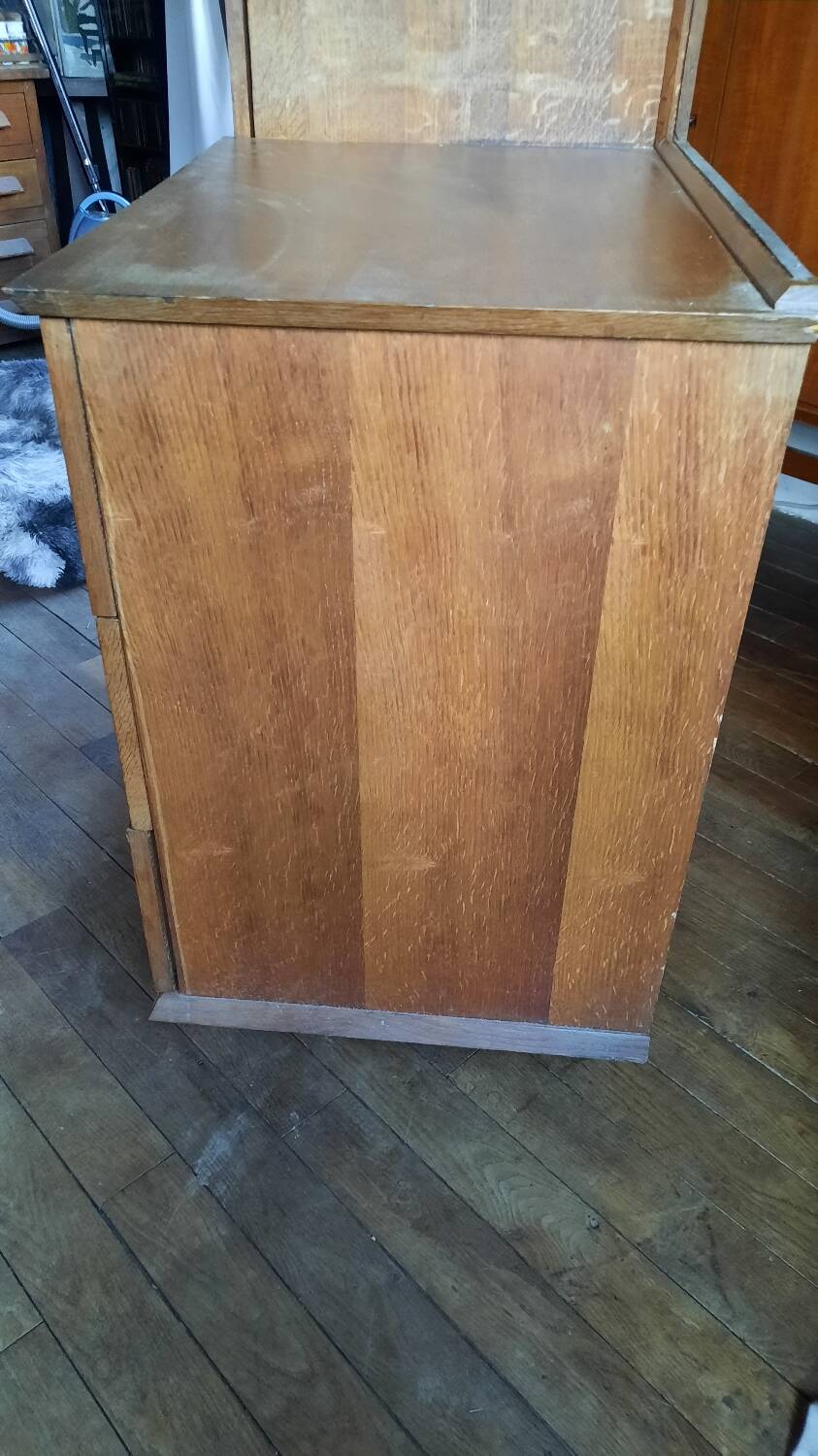 Armoire asymétrique