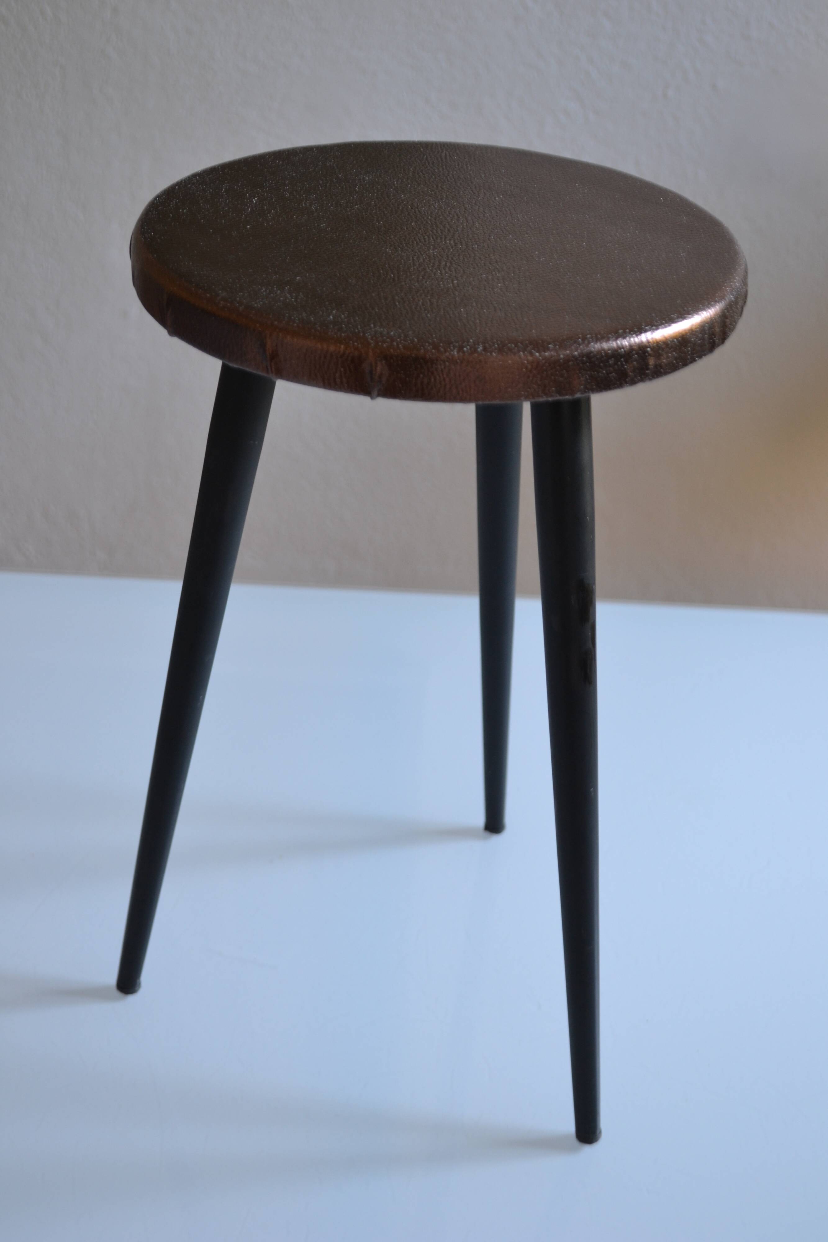 Table d'appoint, bout de canapé, petit guéridon tripode 1950