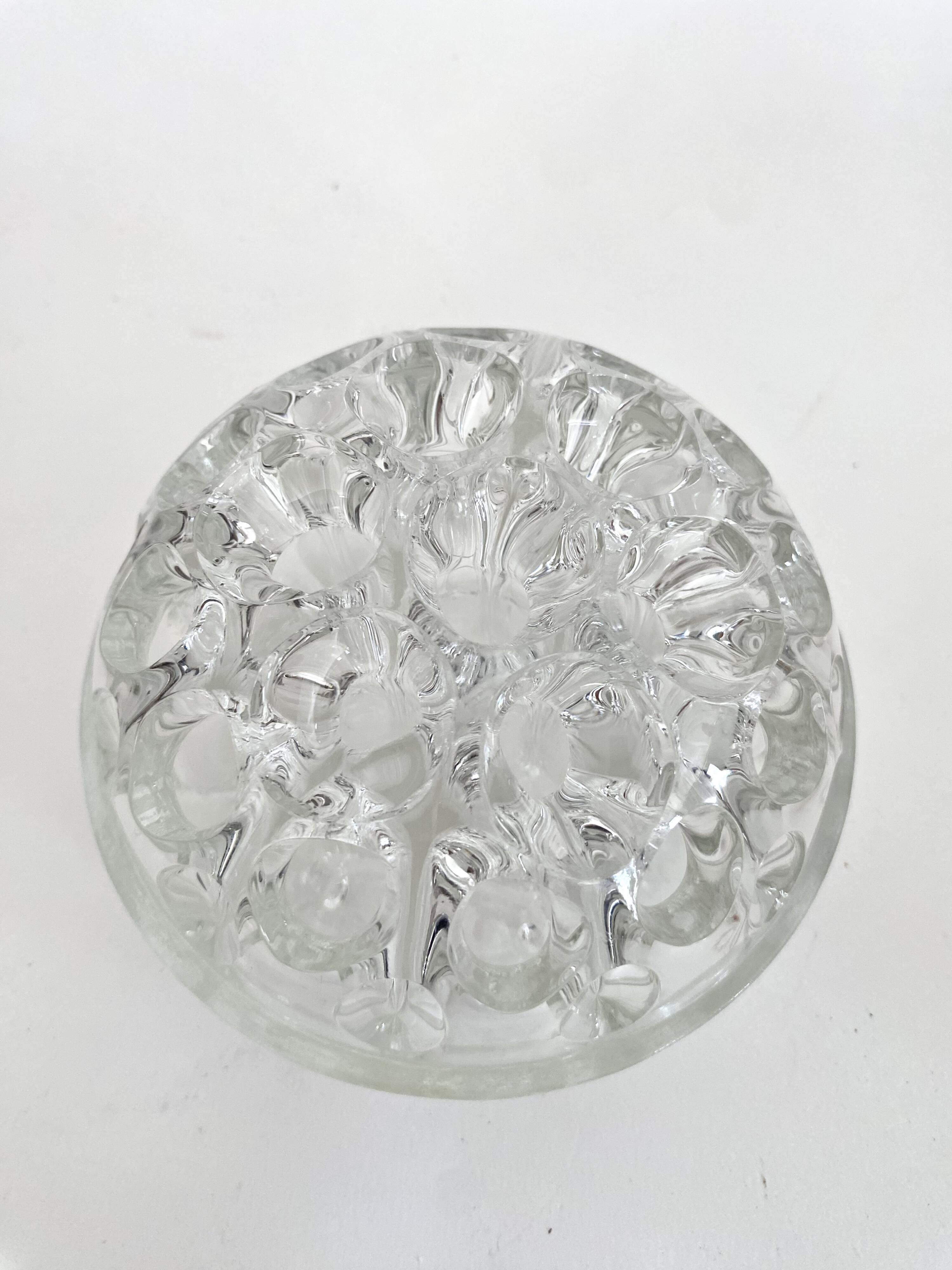 Vase pique-fleurs, support métal années 80
