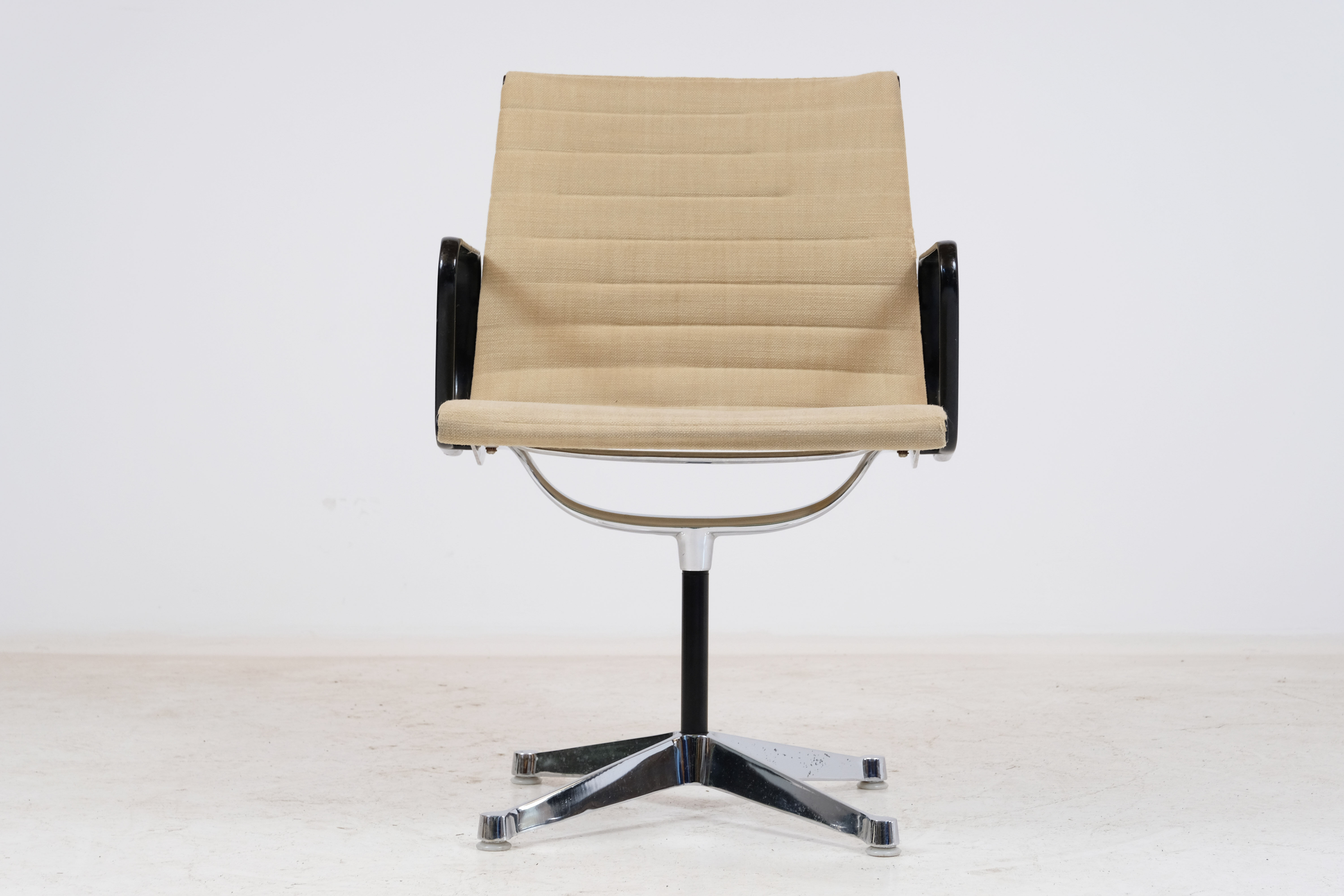 EA 108 Eames chair for Herman Miller 1970's
