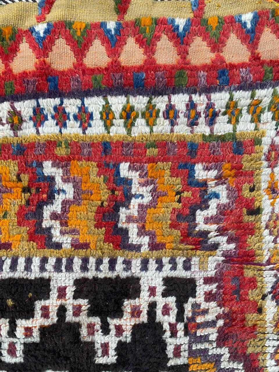 Moroccan handmade antique tribal rug 124x142 cm