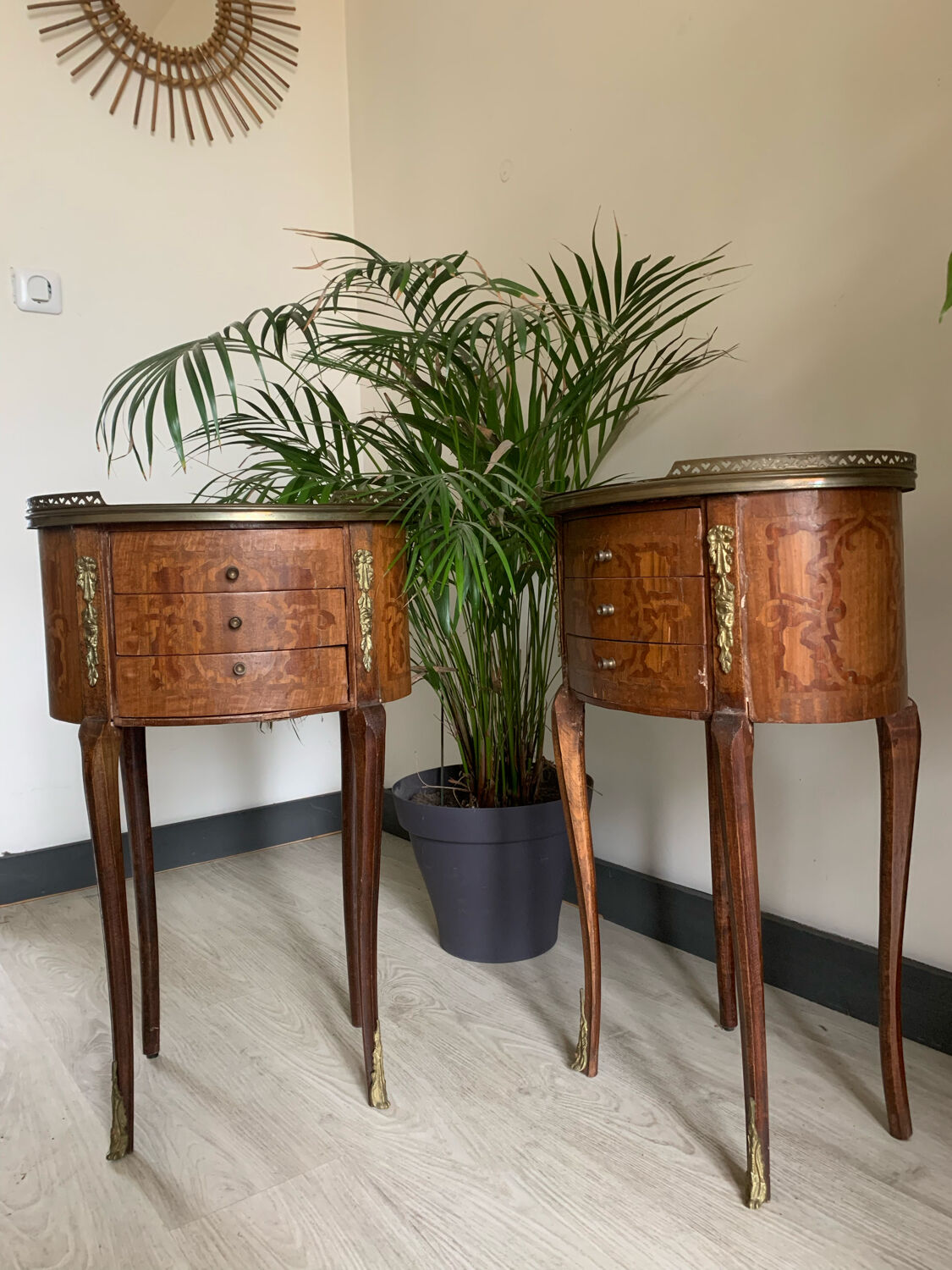 Pair of bedside tables in the shape of a stab, Louis XVI style