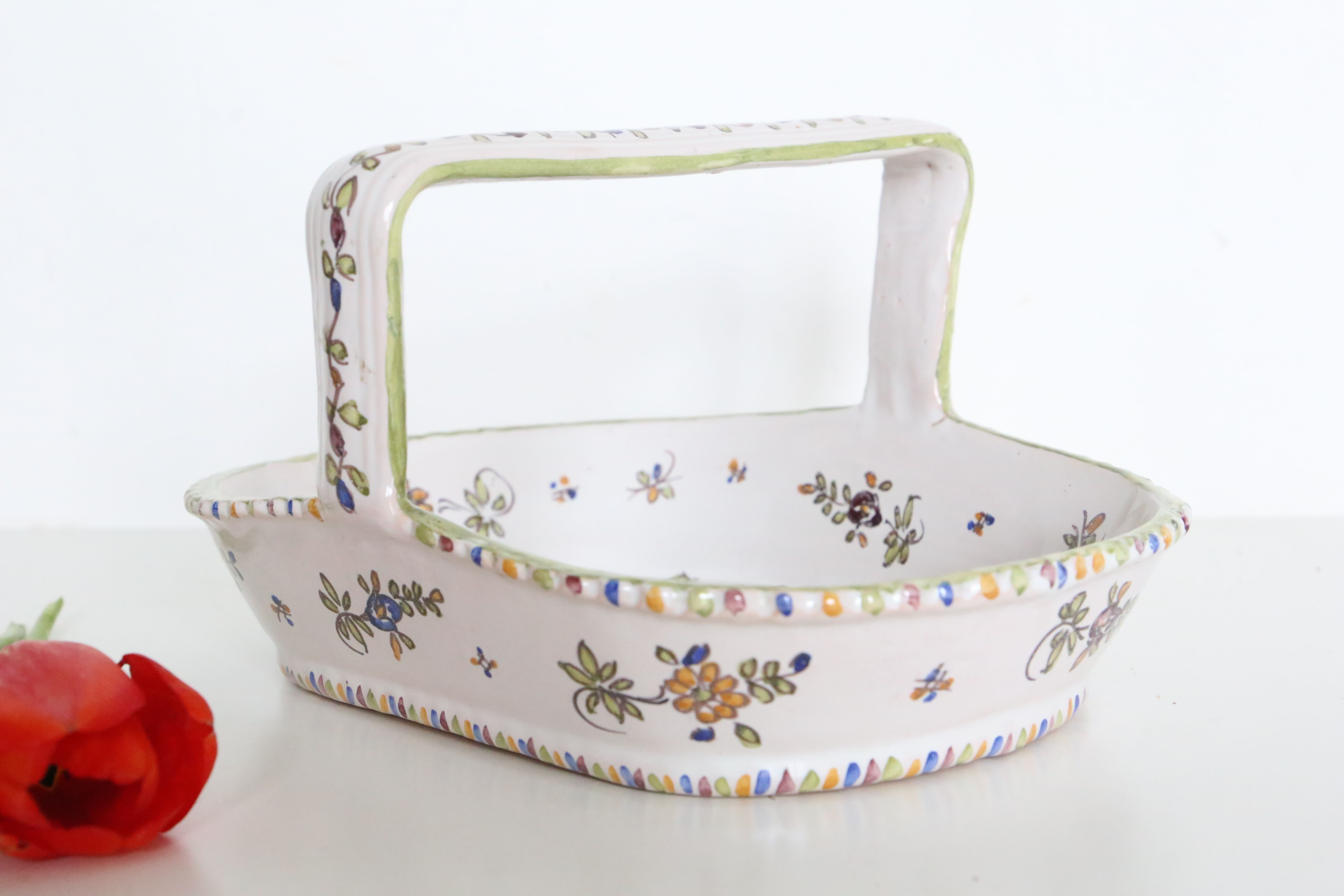 Ceramic basket of Martres Tolosane, hand painted