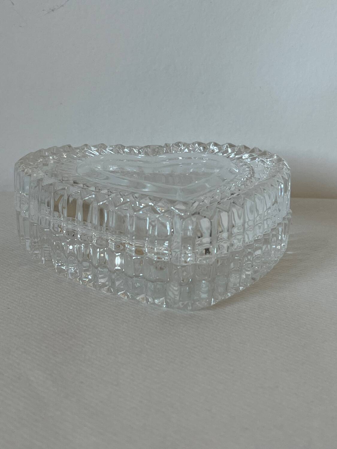 Arques crystal heart box