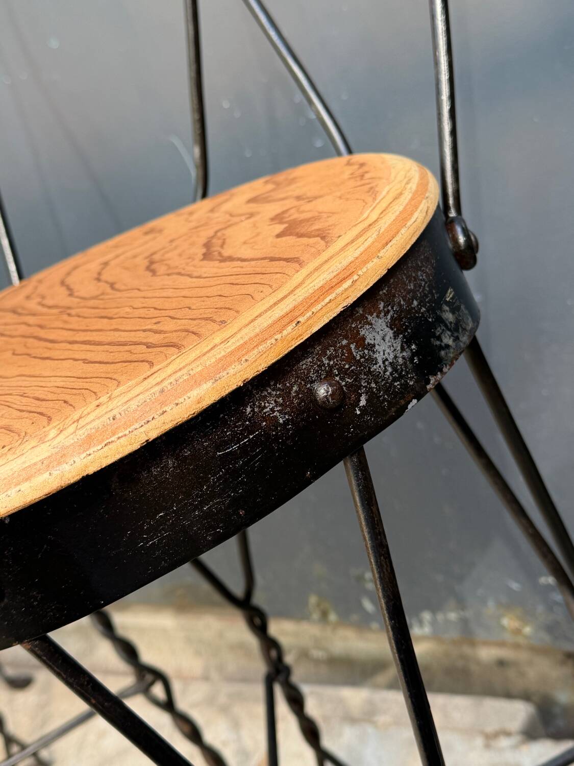 Set of 4 vintage wrought iron chairs from the 1940s.