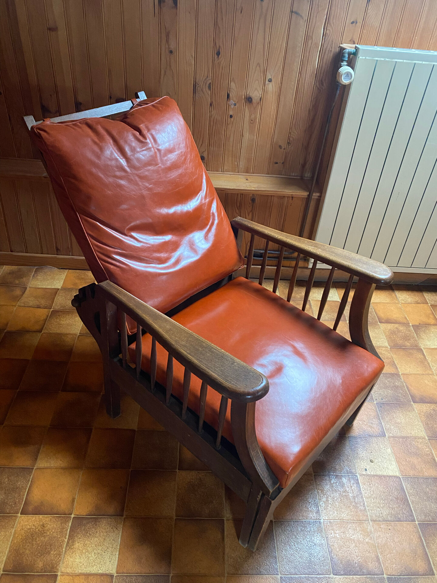 Reclining footrest chair