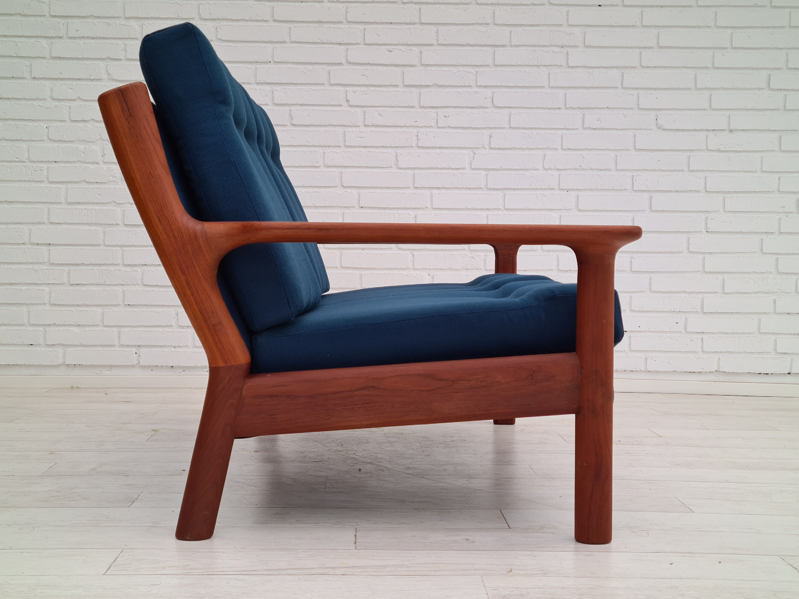 Canapé scandinave entièrement rénové, années 70, laine de meubles, teck