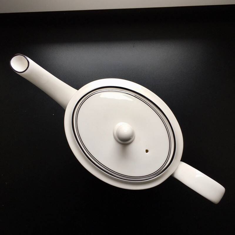 Wedgwood x Vera Wang Bone China Teapot and Coffee Pot