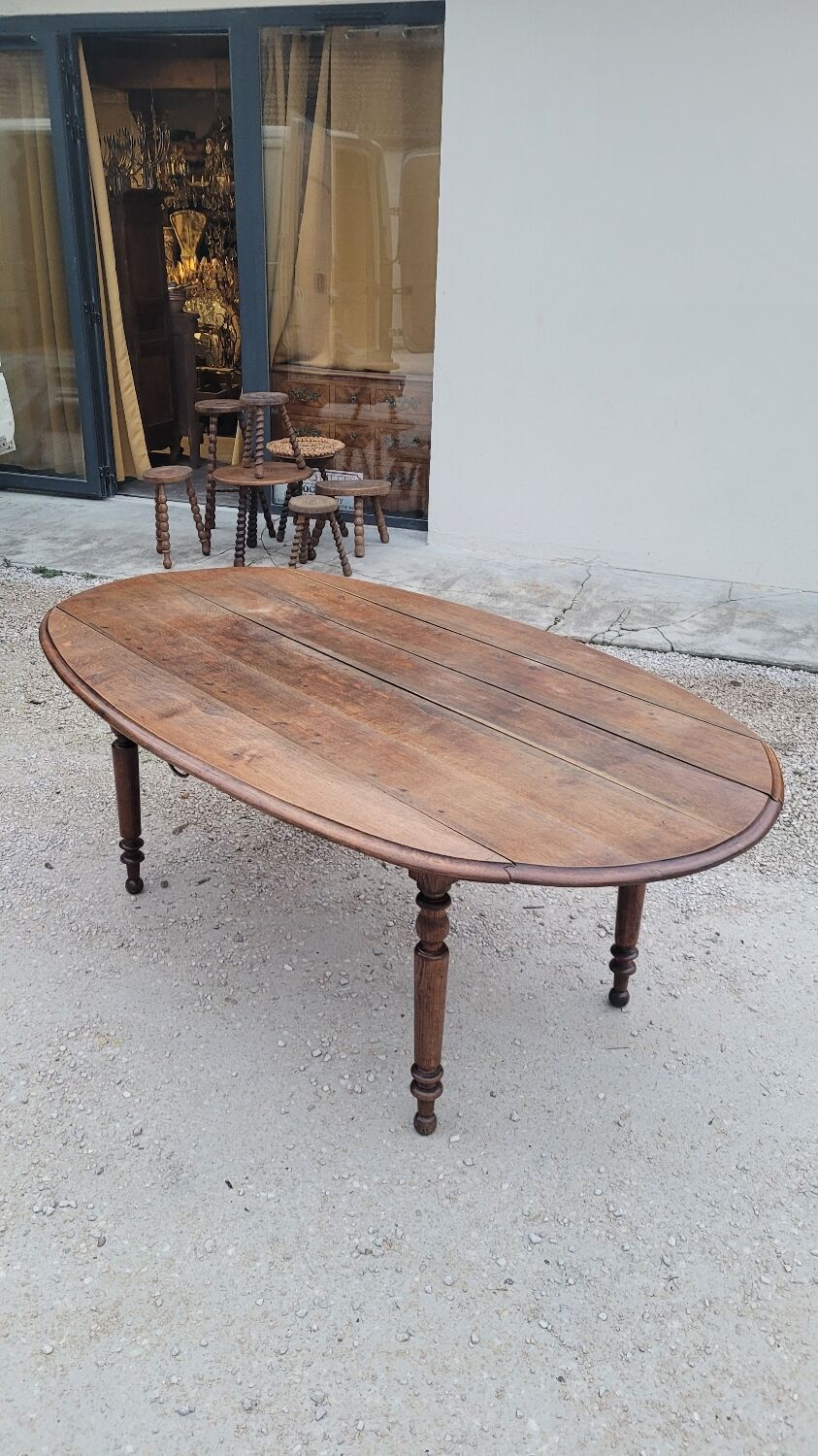 Burgundian oval farm table in 19th century solid oak with shutters - 1m93