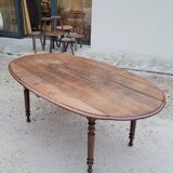 Burgundian oval farm table in 19th century solid oak with shutters - 1m93