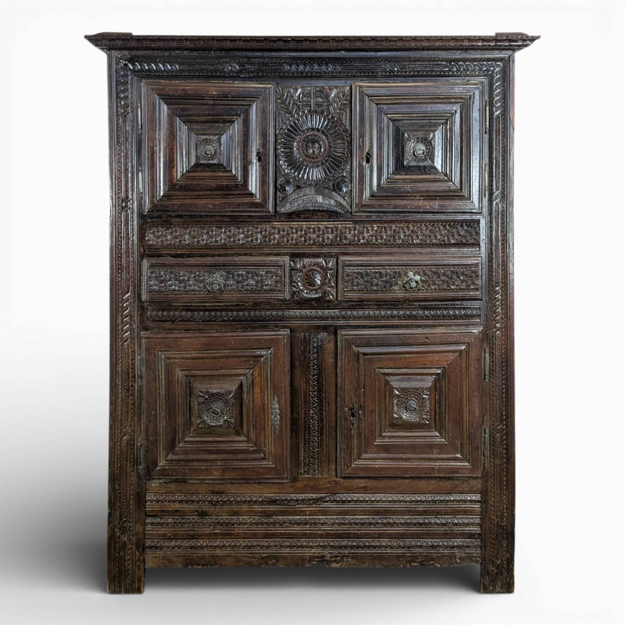 Buffet from the 17th century, Popular Art from the Auvergne region.
