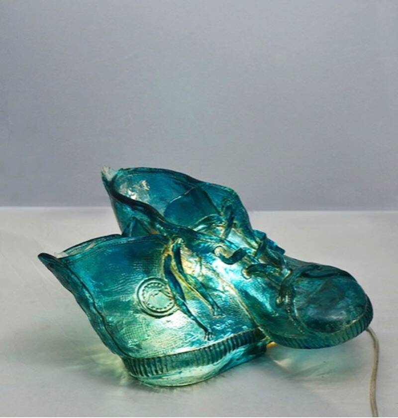 Rare resin table lamp produced by L'isola che non c'è in the 1970s
