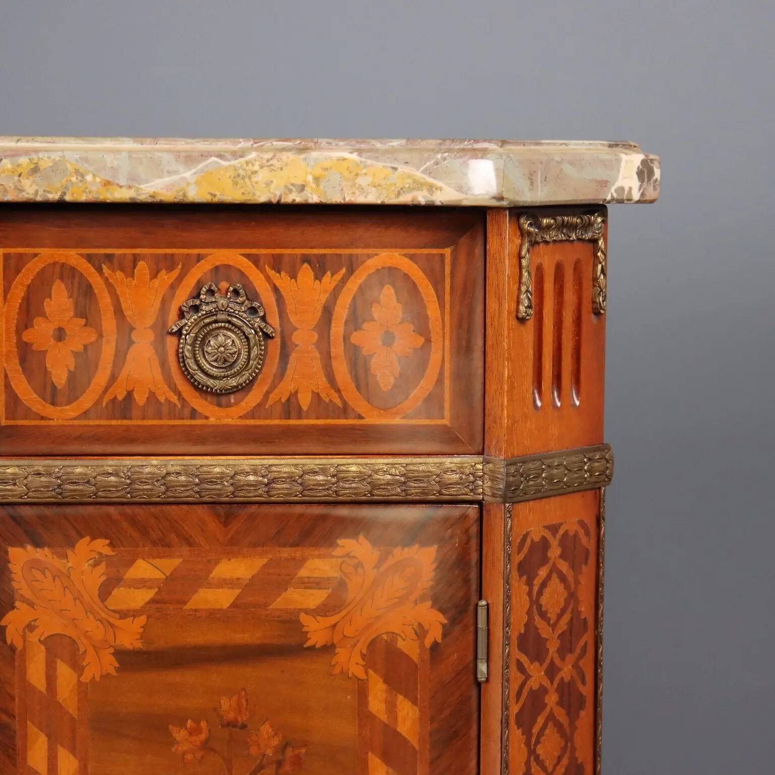 Commode ancienne Napoléon III en bois divers, Italie, XXe siècle