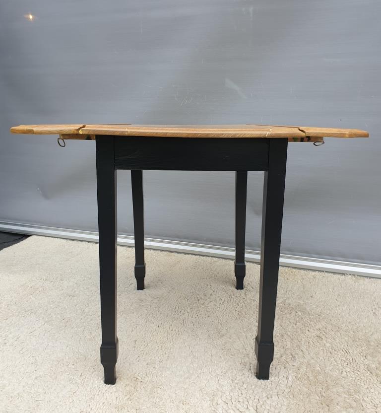 Two-tone kitchen table 2 extensions 1930