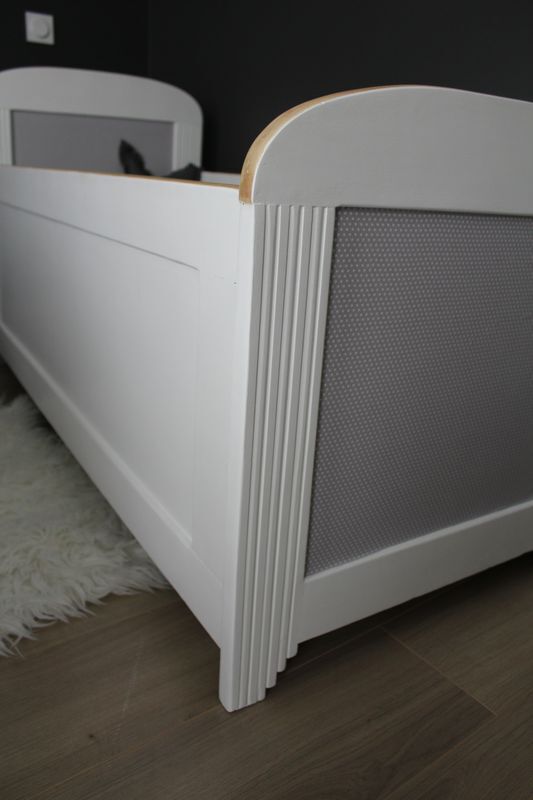 Retro bed of the 1930s