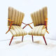 Une paire de chaises vintage avec des rayures