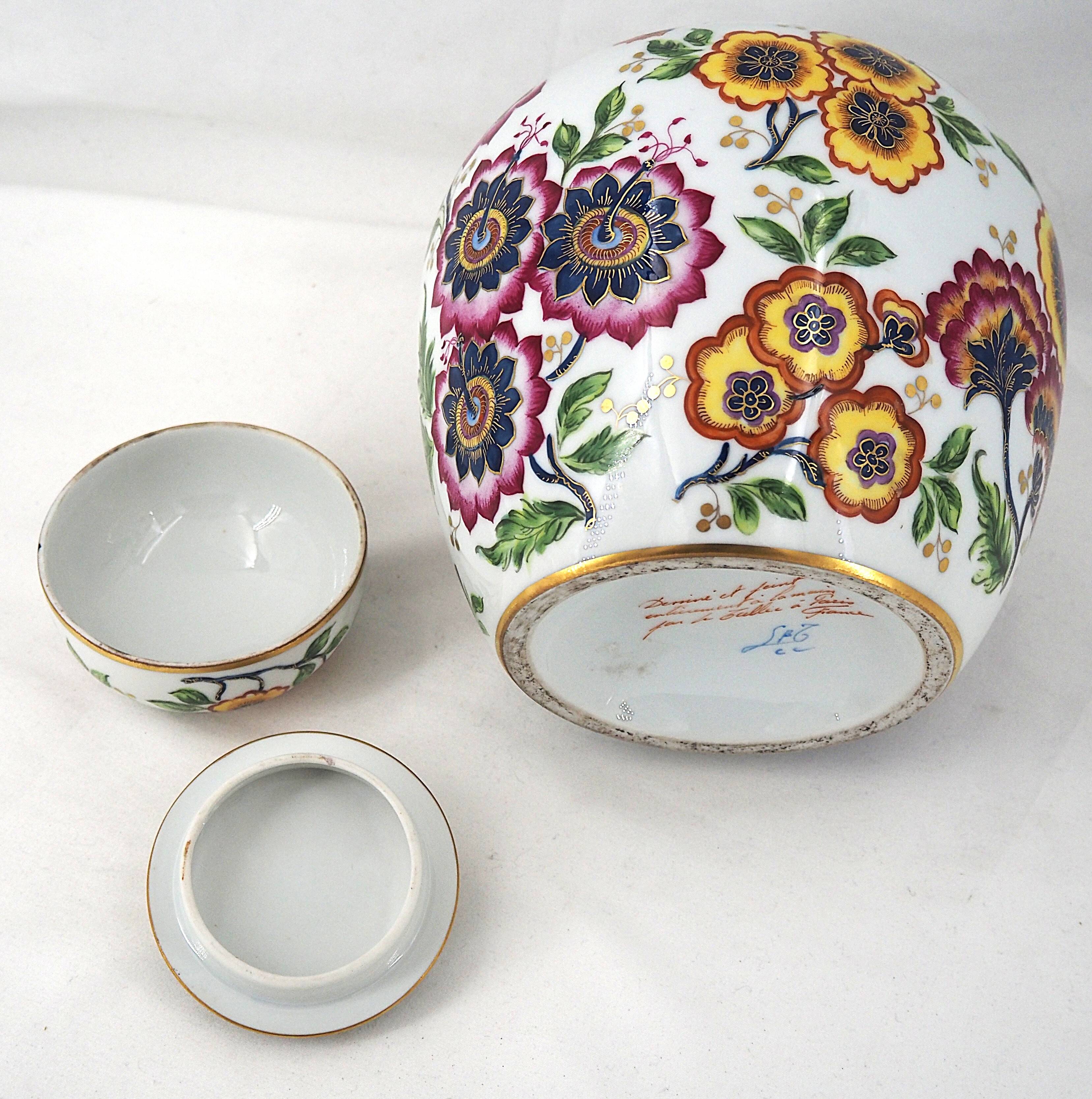 Le Tallec in Paris, complete covered porcelain pot, signed, excellent condition.