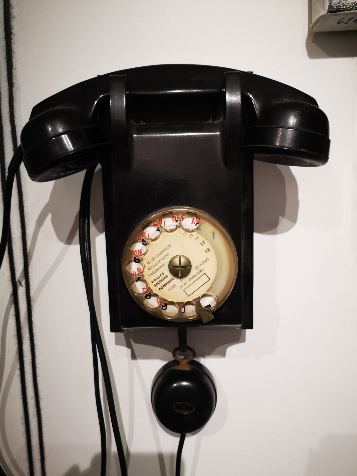 Wall-mounted vintage phone - bakelite - state ownership
