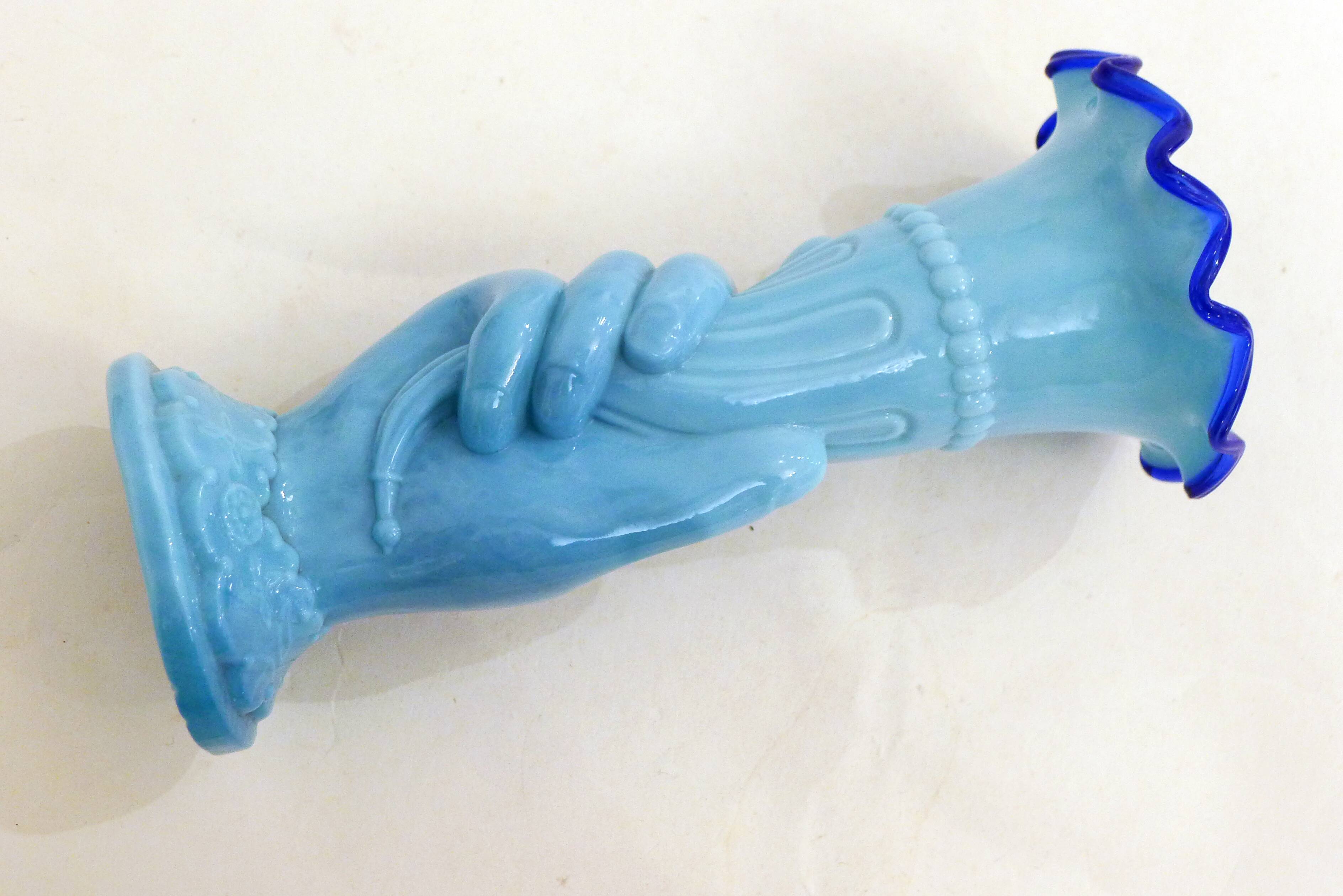Opaline Main Cornet Vase