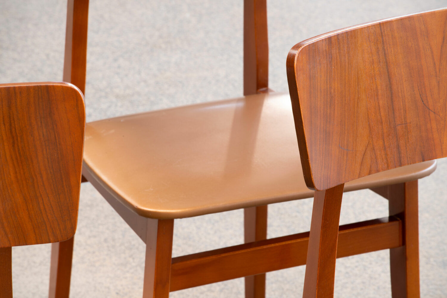 Series of 4 scandinavian chairs with curved back 1960