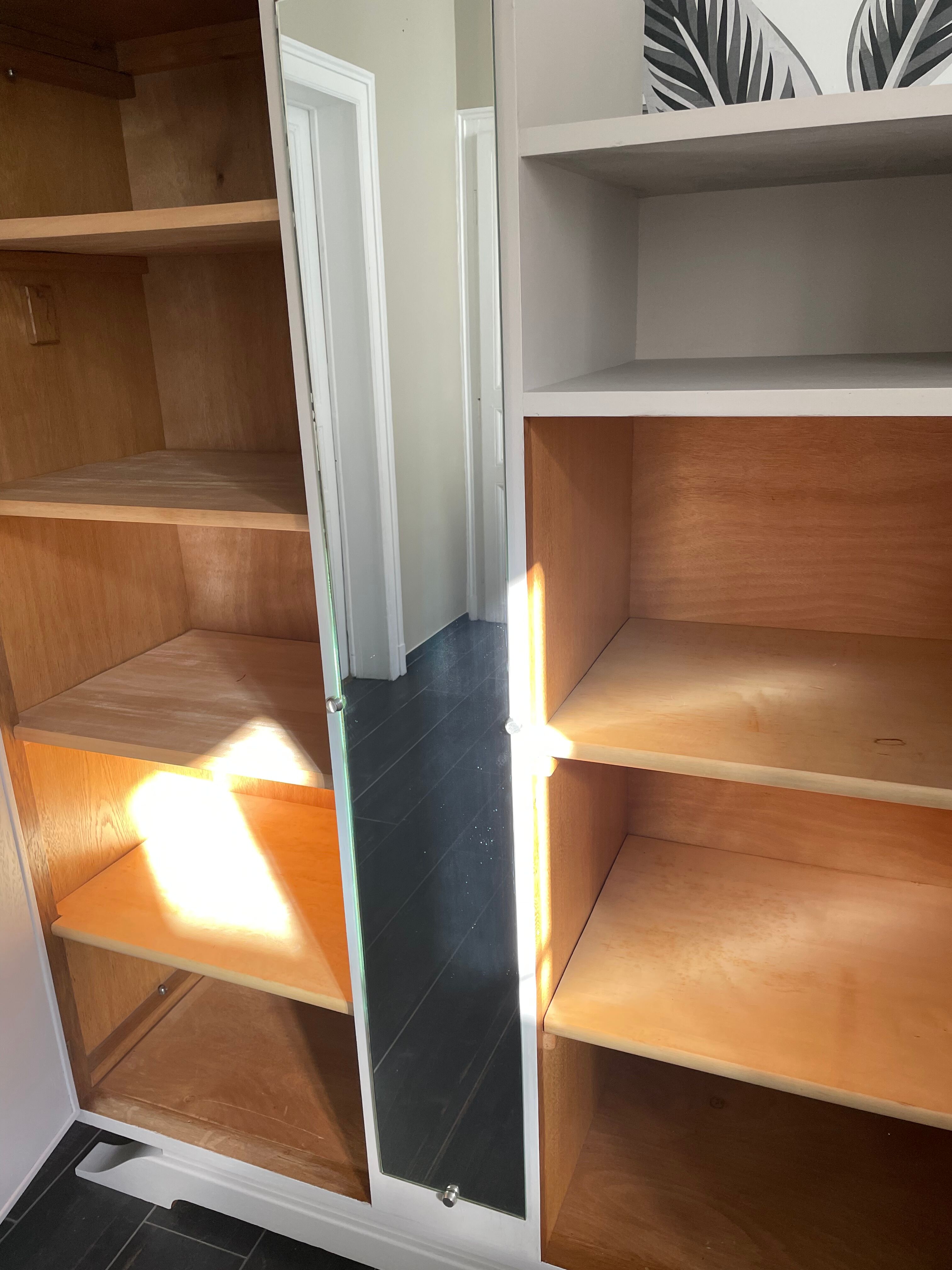 Armoire asymétrique