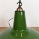 Lampe suspendue en émail vert industriel de Jackson Electrical Co., années 1960.
