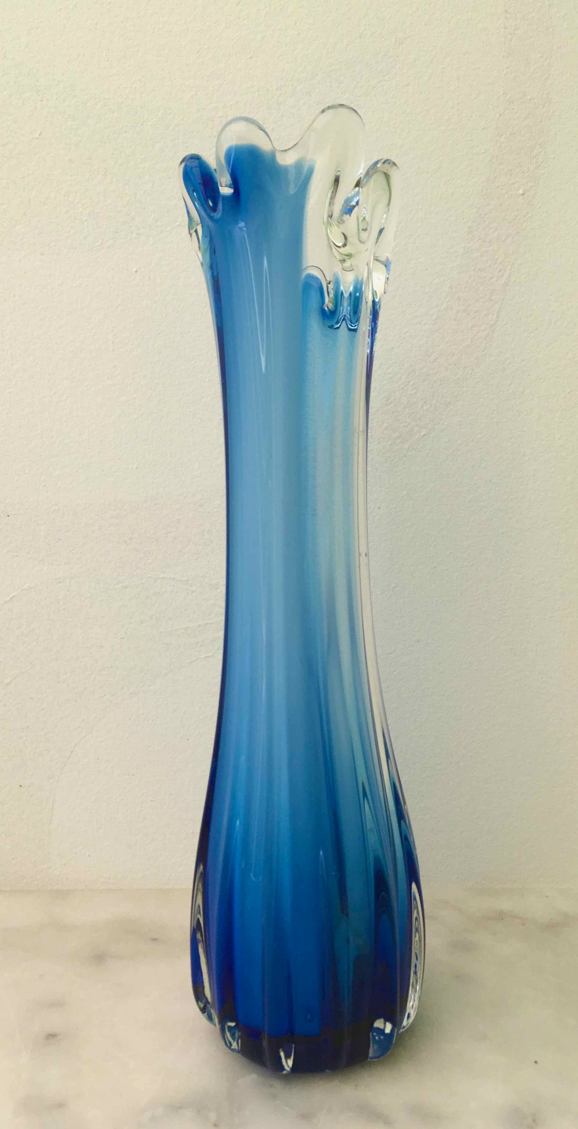 Vase soliflore bleu vintage