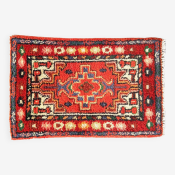 Vintage oriental velvet rug - 40cm x 62cm