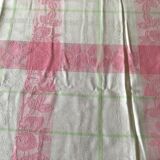 Tablecloth + towels