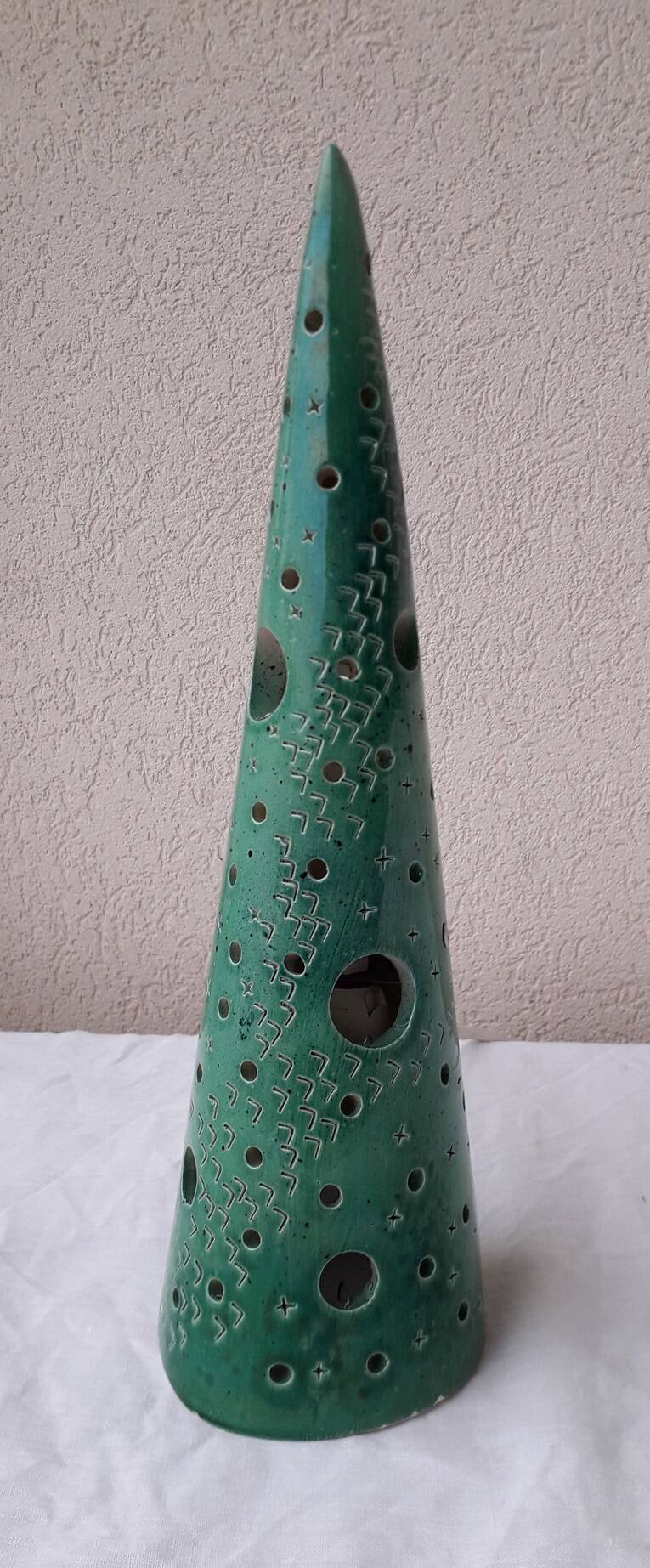 Green ceramic lamp