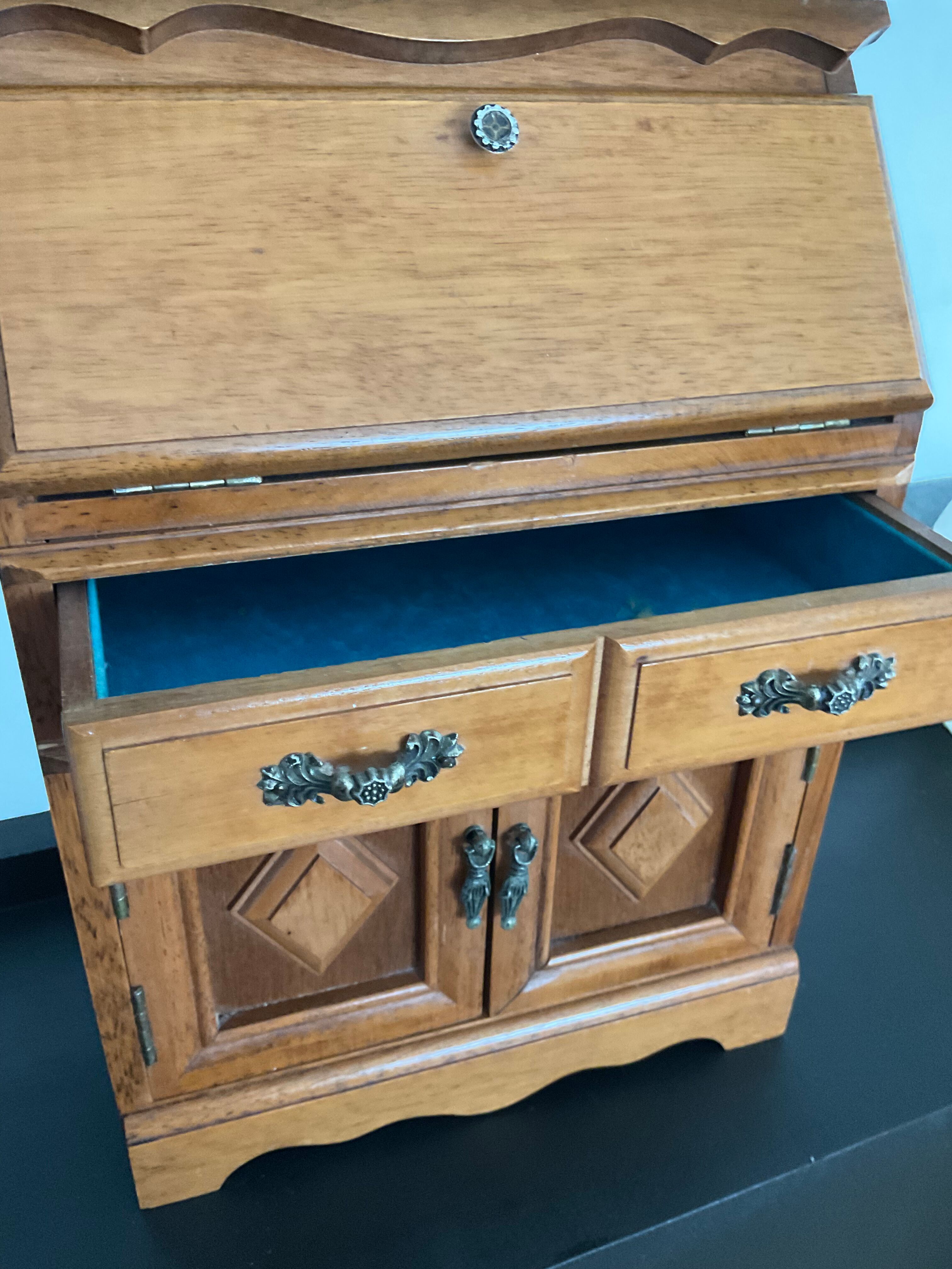 Vintage wooden jewelry box