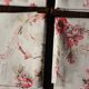 Un lot de 6 serviettes de table bleu gris fleurs roses