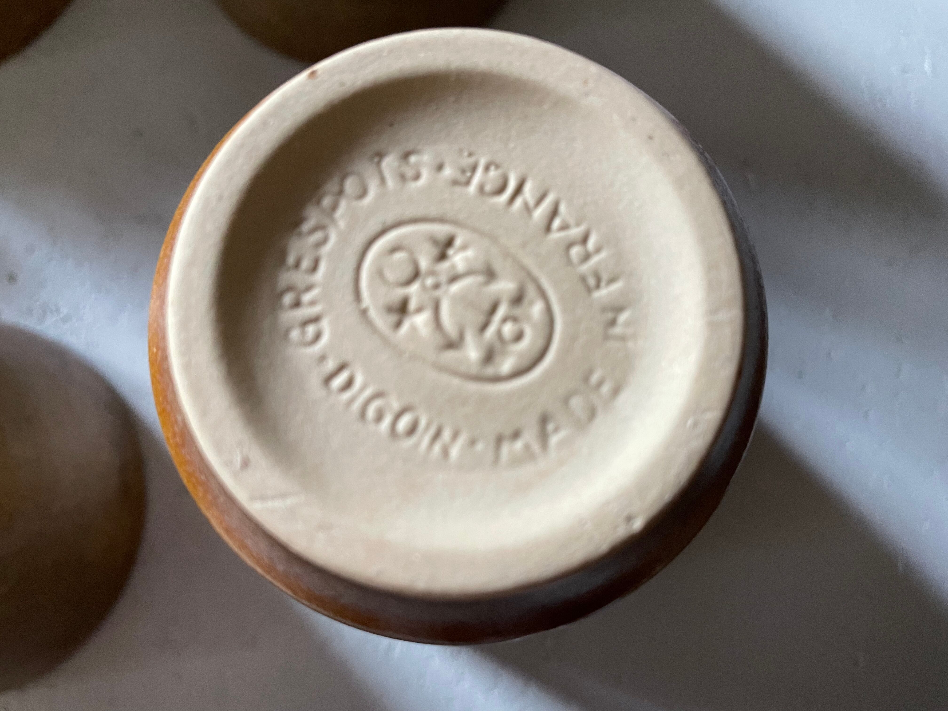 Digoin sandstone cups