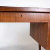 Bureau en teck de design danois des années 1960