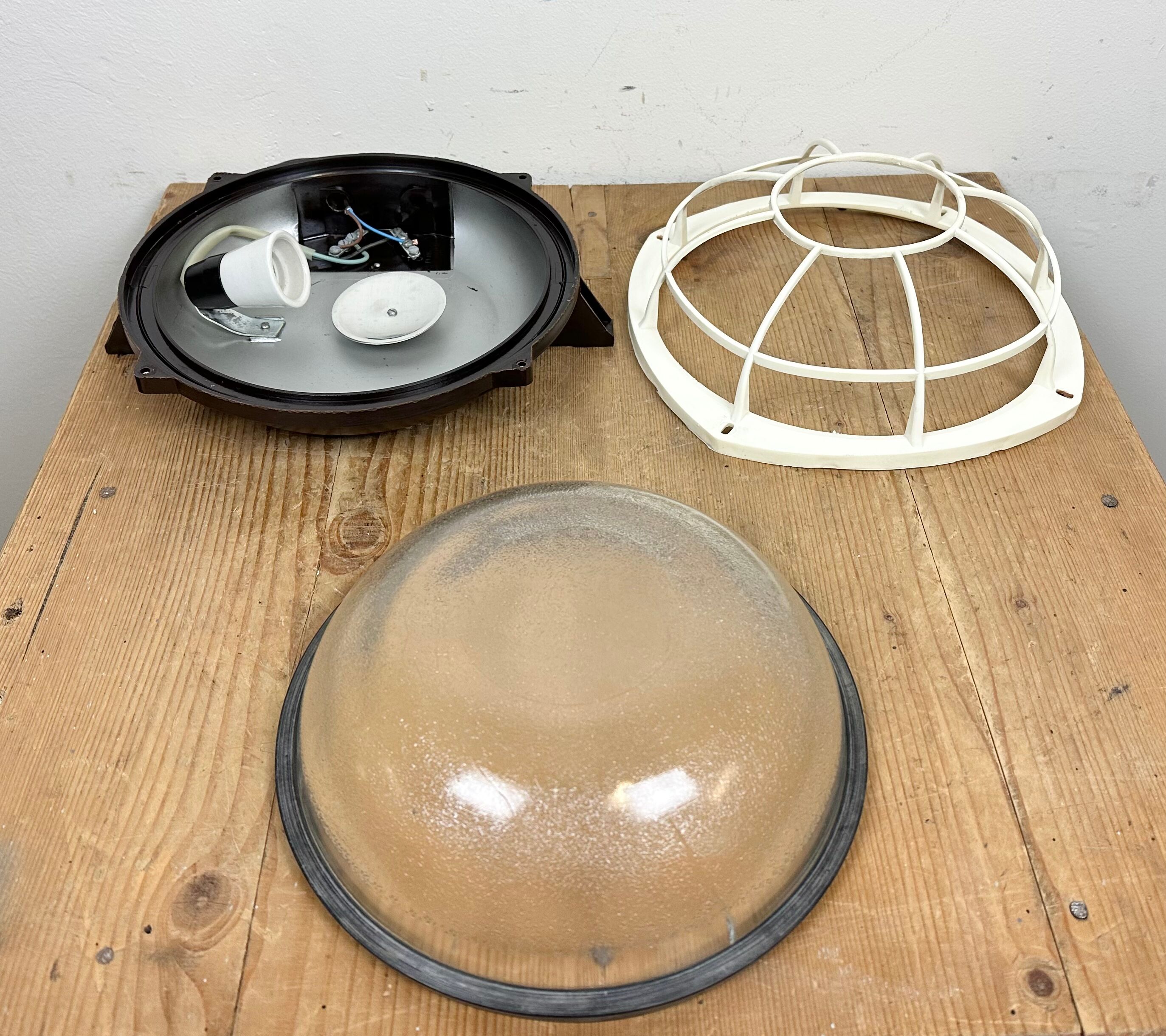 Industrial bakelite wall or ceiling light from Elektrosvit, 1980s