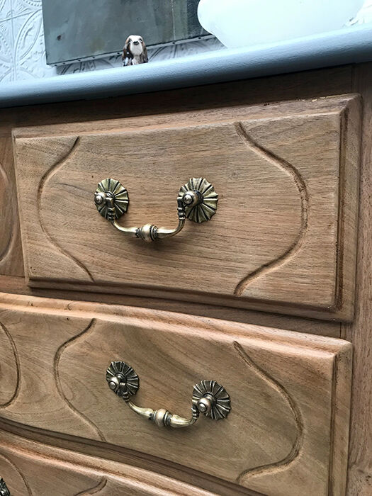 Chest of drawers