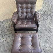 Vintage Ekornes Amigo armchair and footrest – Renovated