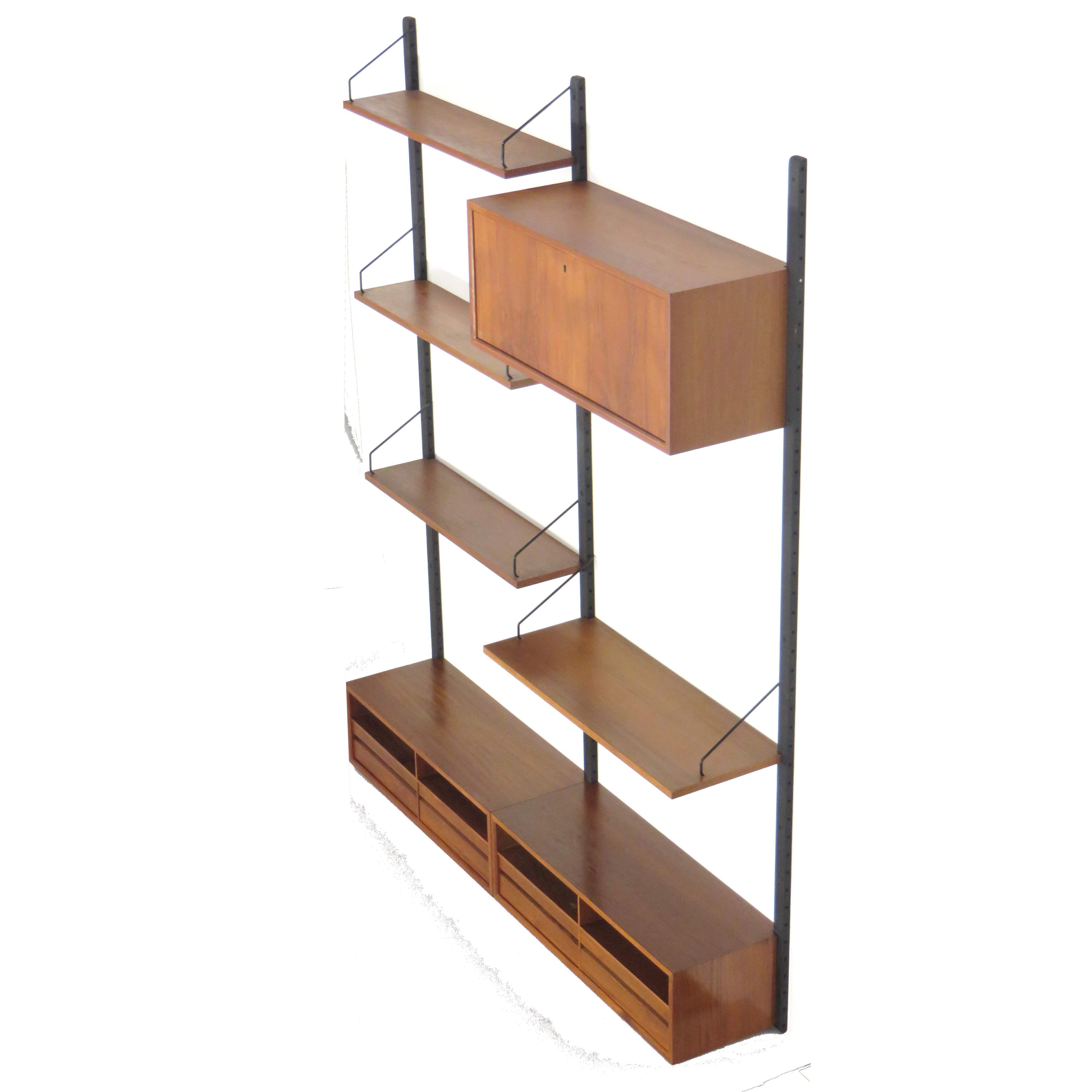Wall system by Poul Cadovius made in the 60