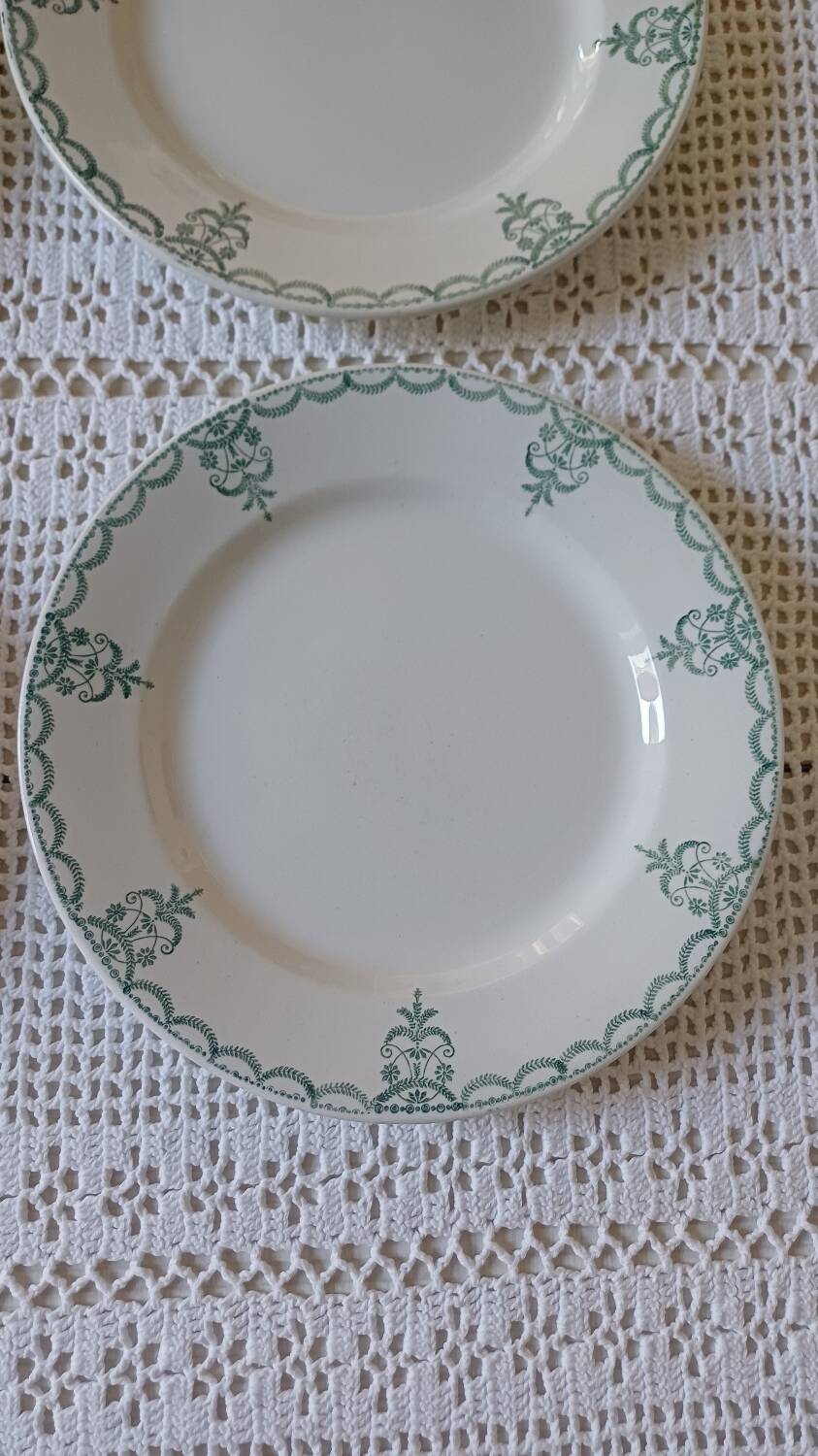 Set of 4 ironstone flat plates