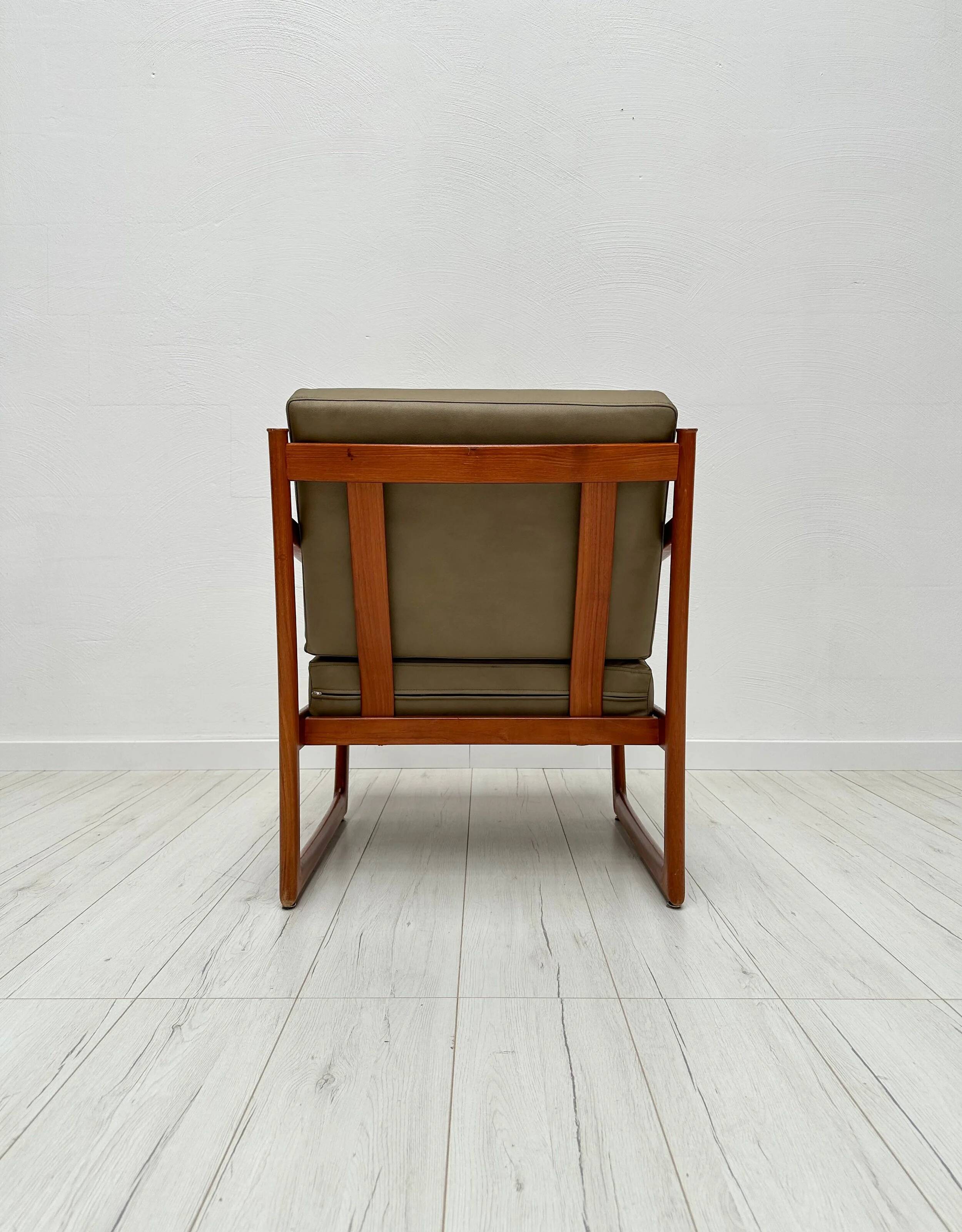 1/2 '60s vintage Danish teak armchair FD 130 by Peter Hvidt & Orla Mølgaard-Nielsen for France & Daverkosen