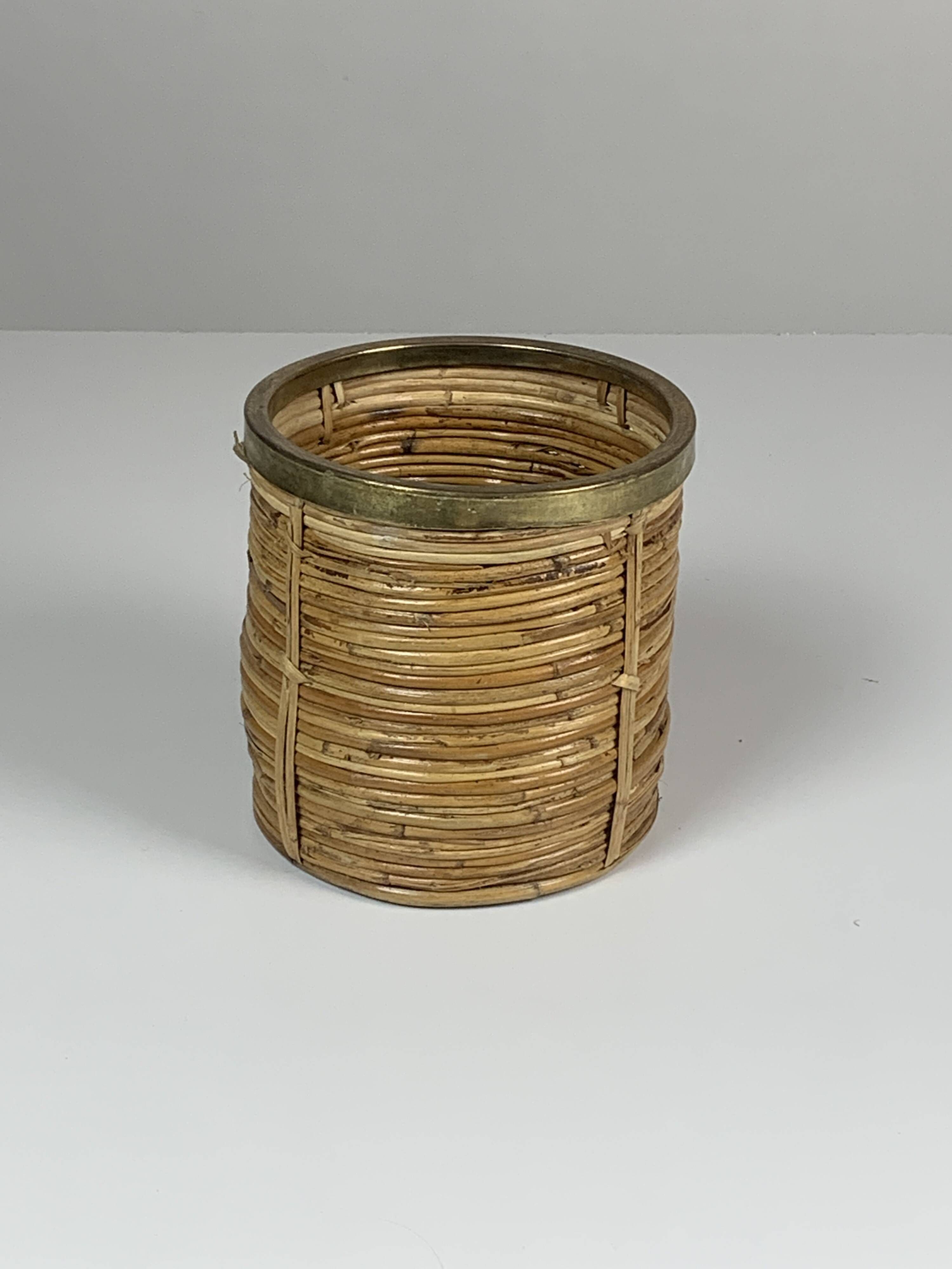 Set of 5 rattan pencil reed and brass plant holder baskets, Italy 1970s