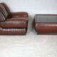 Ensemble fauteuil et table basse cuir, Italie, circa 1970. space age